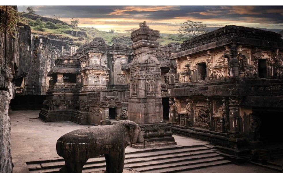 5 Breathtaking Wonders of Ellora Caves – A Majestic Masterpiece!