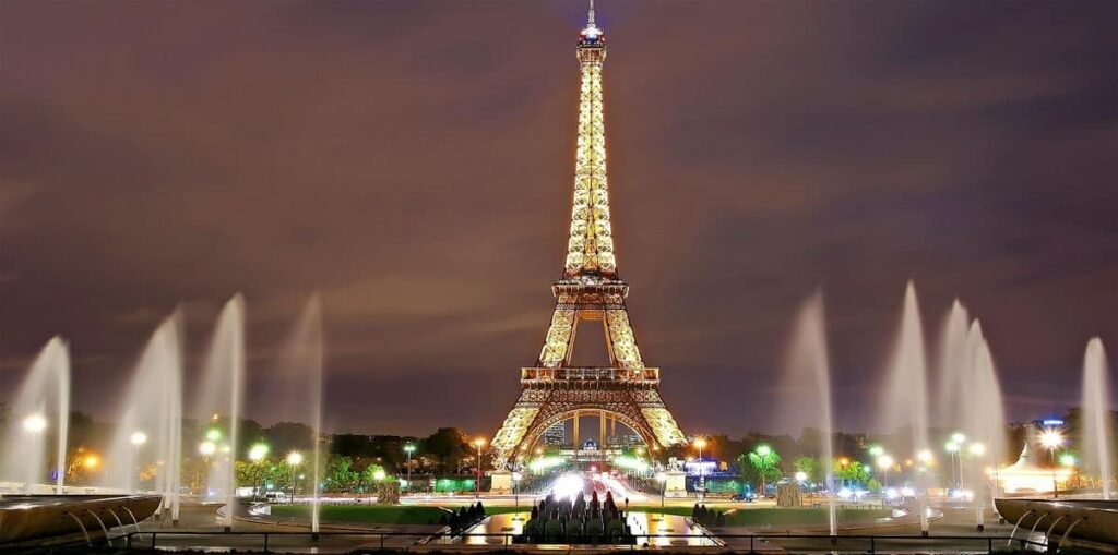 "5 Powerful Reasons the Eiffel Tower Will Leave You Breathless & Inspired!"